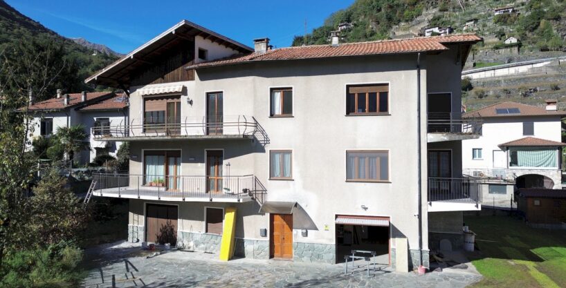 Appartamento con Terrazzi e Garage Dongo Lago Como