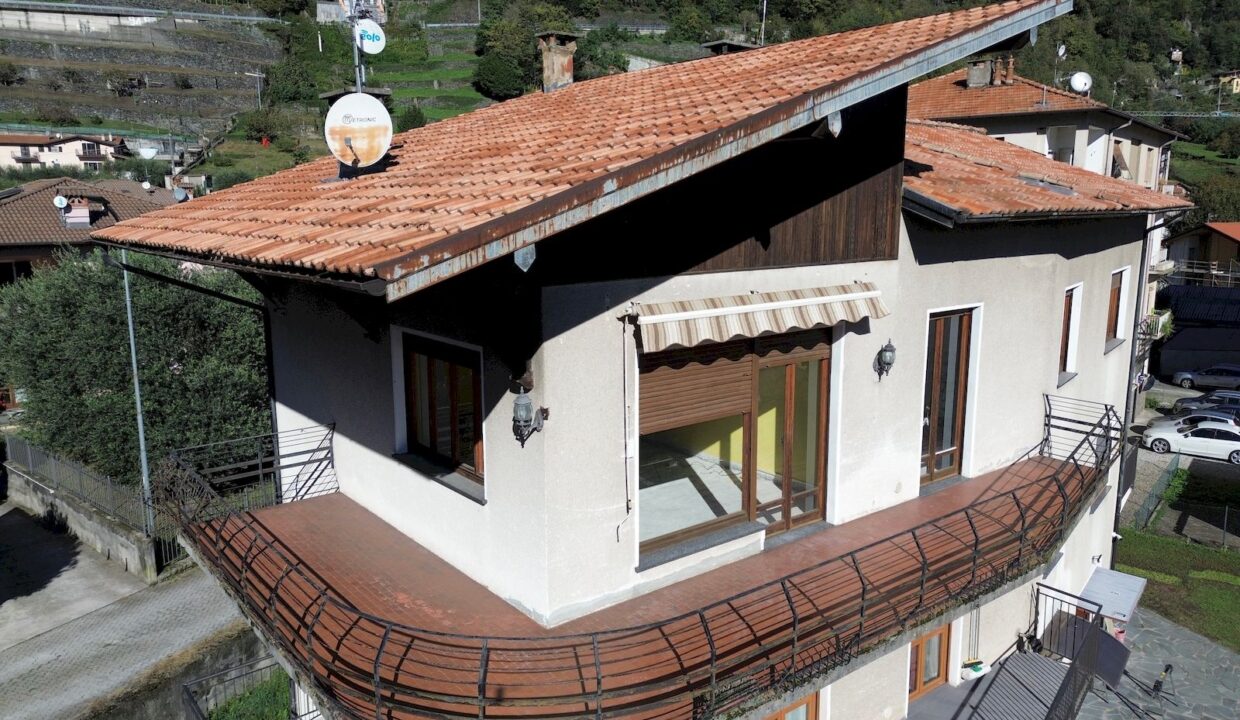 Appartamento con Terrazzi e Garage Dongo Lago Como