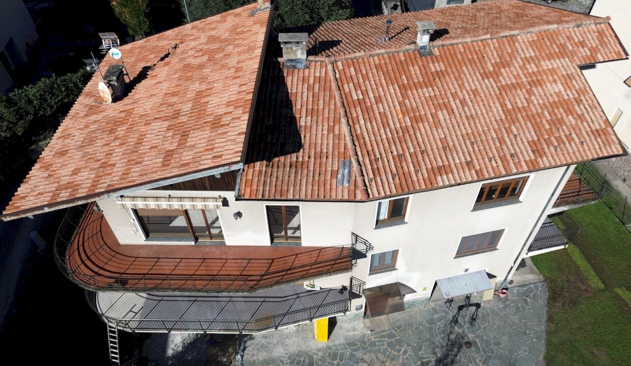 Appartamento con Terrazzi e Garage Dongo Lago Como