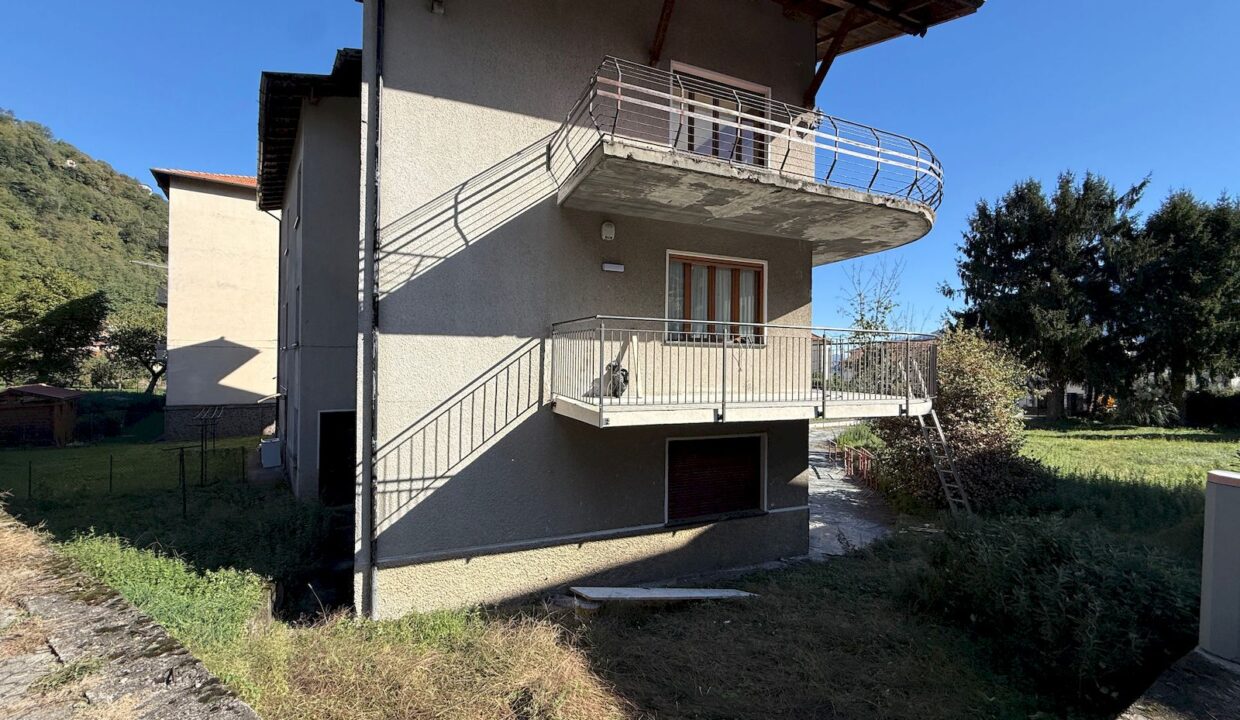 Appartamento con Terrazzi e Garage Dongo Lago Como