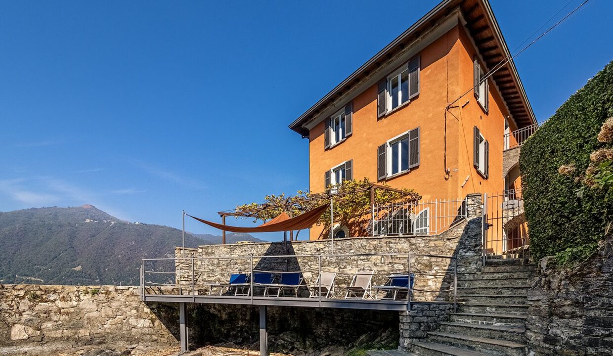 Appartamenti Fronte Lago Como Lezzeno con Darsena