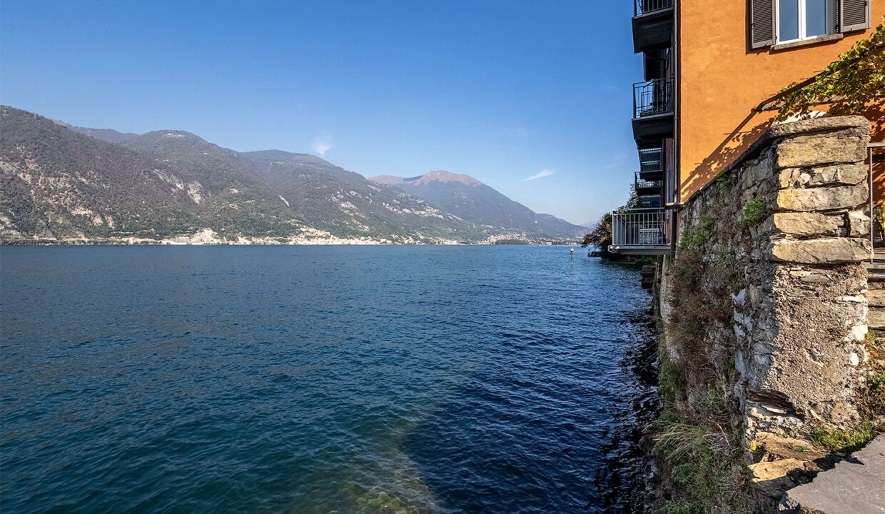Appartamenti Fronte Lago Como Lezzeno con Darsena