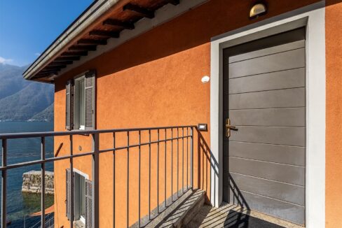 Appartamenti Fronte Lago Como Lezzeno con DarsenaAppartamenti Fronte Lago Como Lezzeno con Darsena