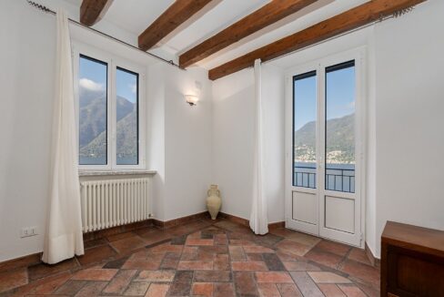Appartamenti Fronte Lago Como Lezzeno con Darsena