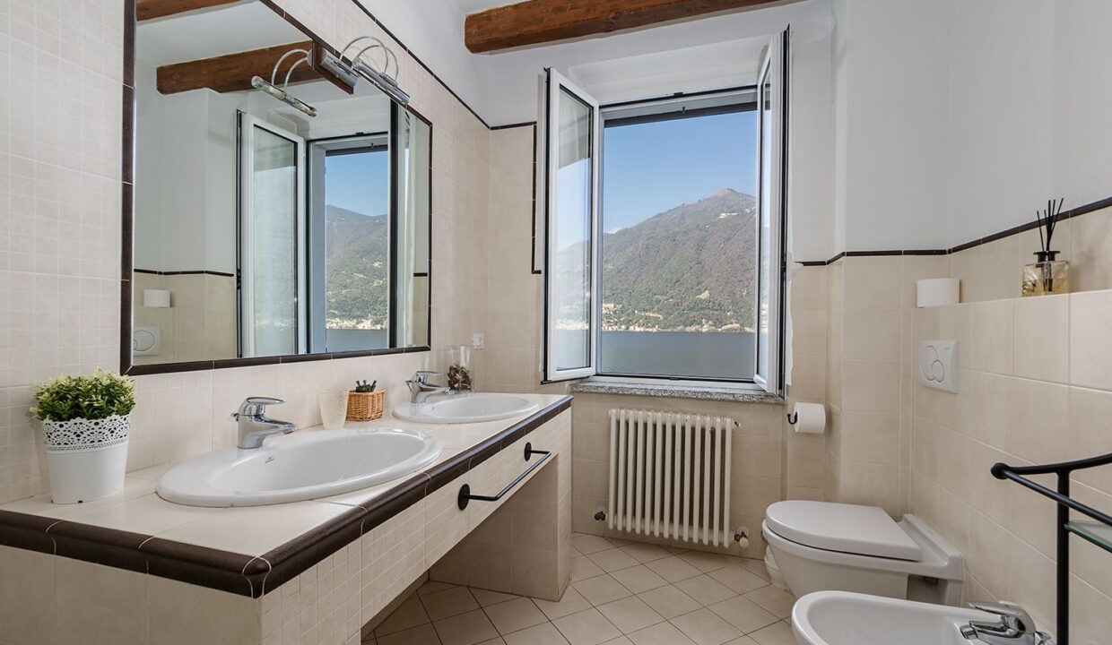 Appartamenti Fronte Lago Como Lezzeno con Darsena