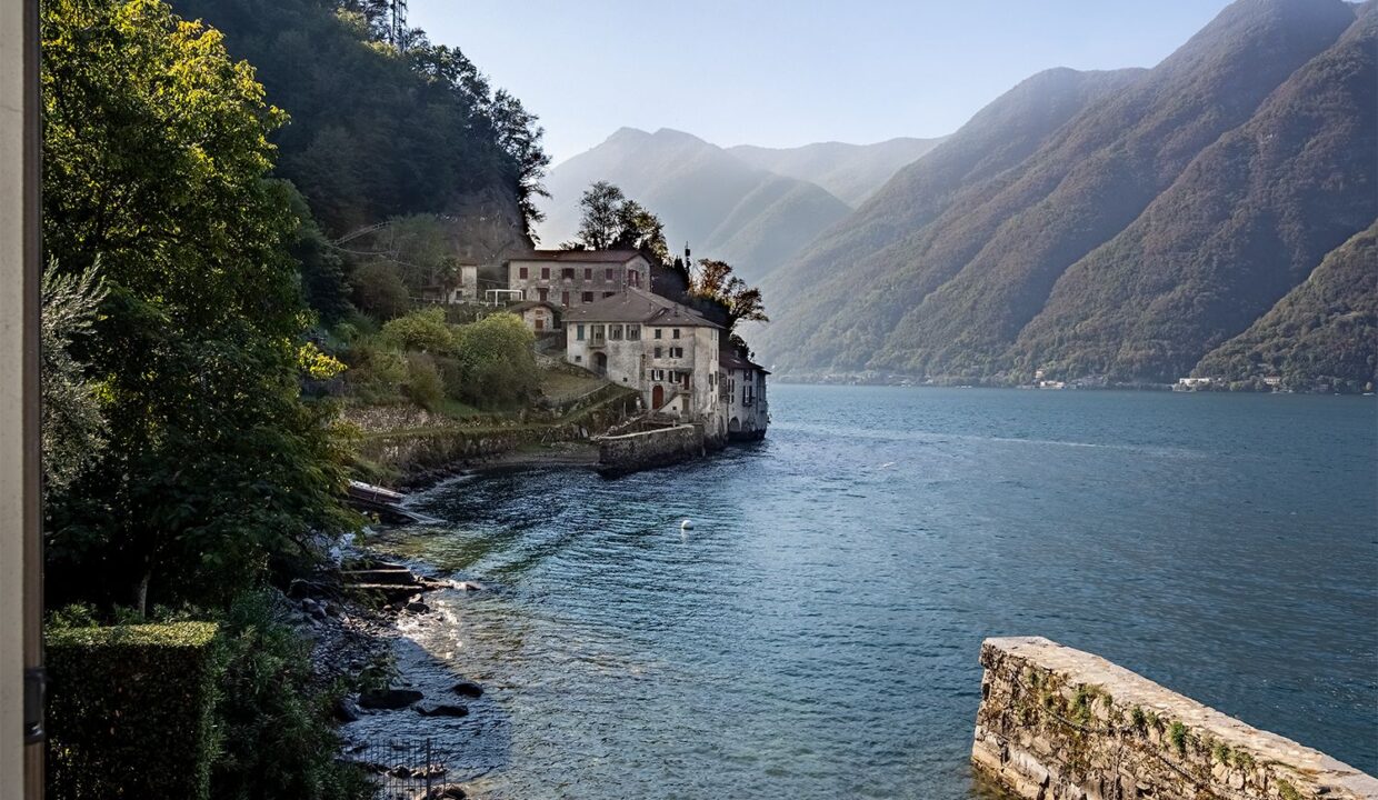 Appartamenti Fronte Lago Como Lezzeno con DarsenaAppartamenti Fronte Lago Como Lezzeno con Darsena