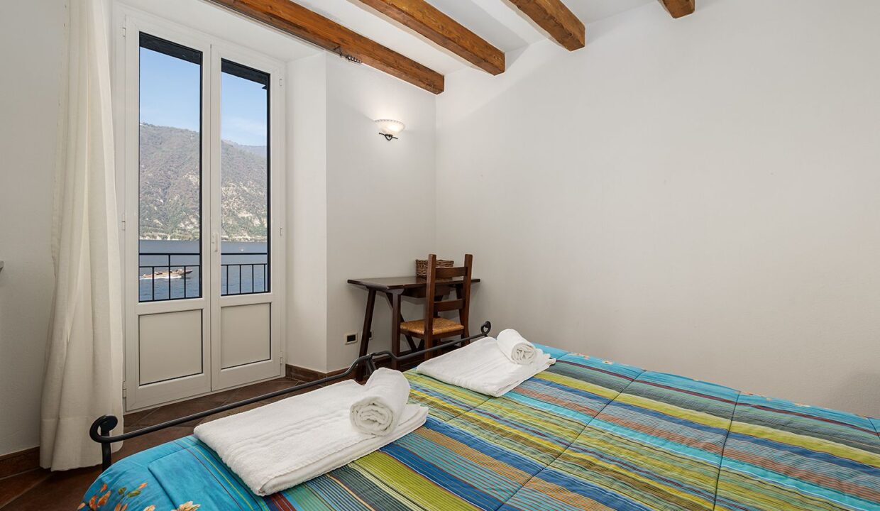 Appartamenti Fronte Lago Como Lezzeno con Darsena