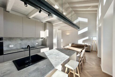 Appartamento Mantello con Giardino e Garage