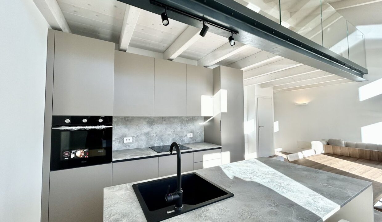 Appartamento Mantello con Giardino e Garage