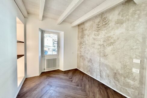 Appartamento Mantello con Giardino e Garage