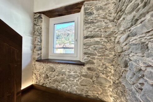 Appartamento Mantello con Giardino e Garage