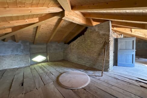 Casa Indipendente Dongo Collinare con Terreno