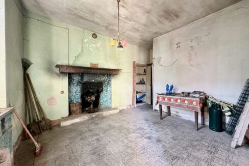 Casa Indipendente Dongo Collinare con Terreno