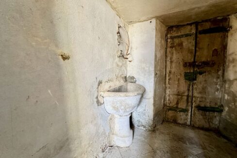 Casa Indipendente Dongo Collinare con Terreno