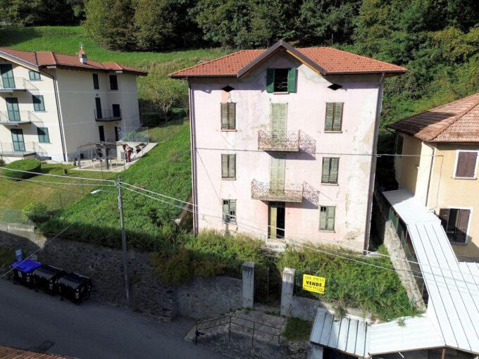 Casa Indipendente Dongo Collinare con Terreno
