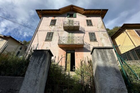 Casa Indipendente Dongo Collinare con Terreno