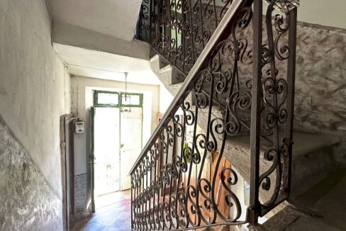 Casa Indipendente Dongo Collinare con Terreno