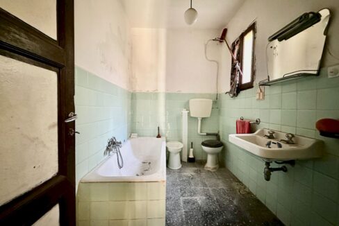 Casa Indipendente Dongo Collinare con Terreno