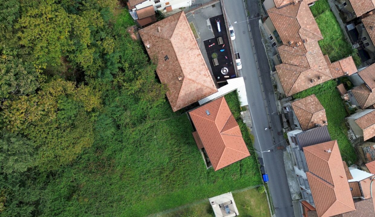 Casa Indipendente Dongo Collinare con Terreno