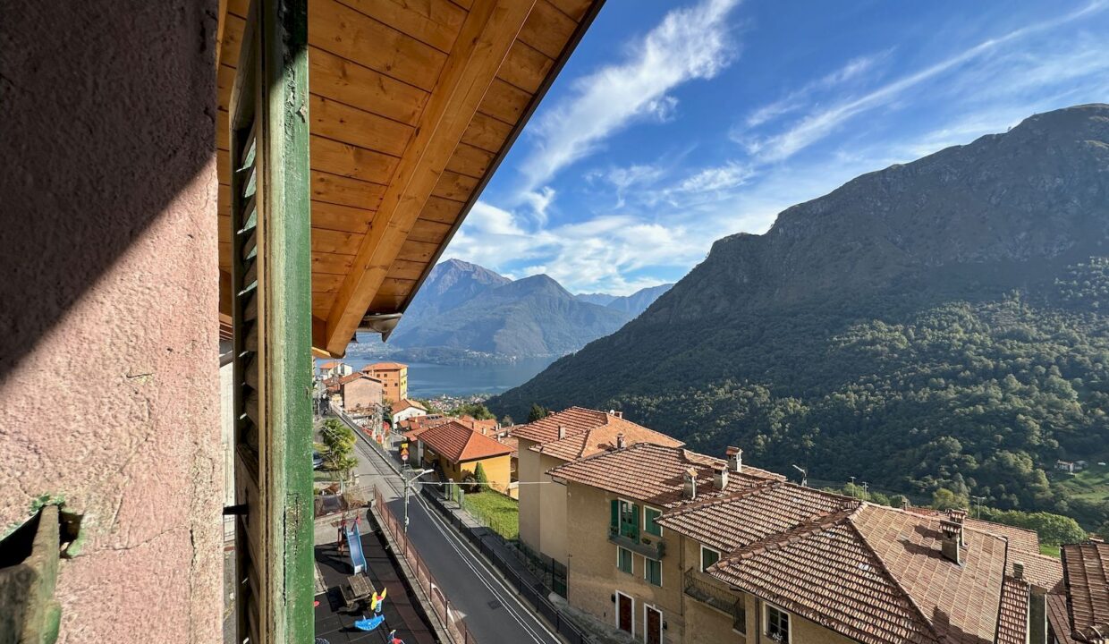 Casa Indipendente Dongo Collinare con Terreno