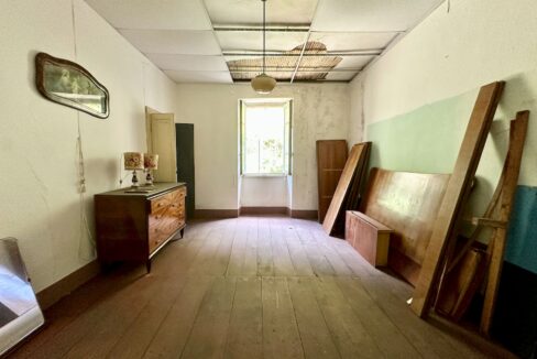 Casa Indipendente Dongo Collinare con Terreno