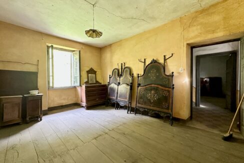 Casa Indipendente Dongo Collinare con Terreno