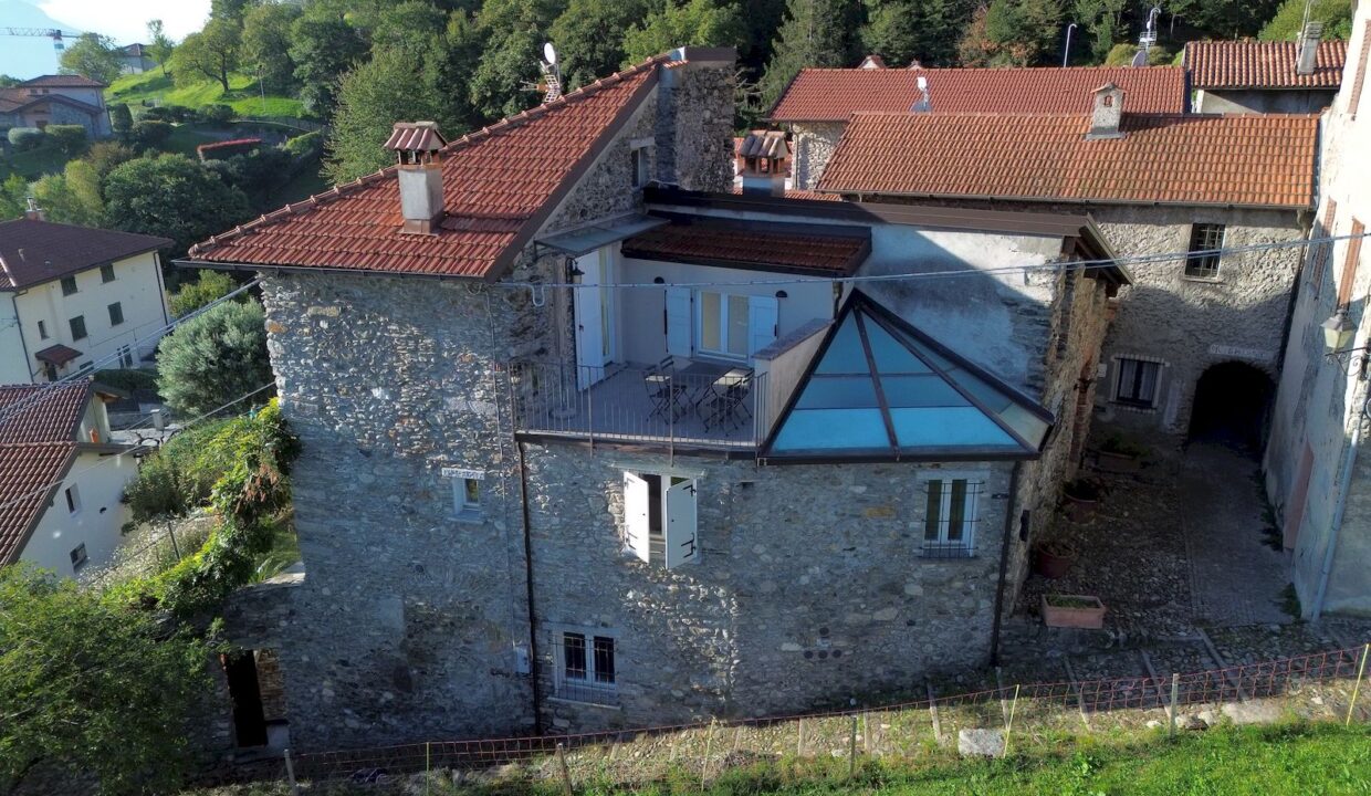 Cremia Casale Restaurato con Giardino e Vista Lago Como