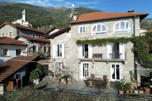 Cremia Casale Restaurato con Giardino e Vista Lago Como