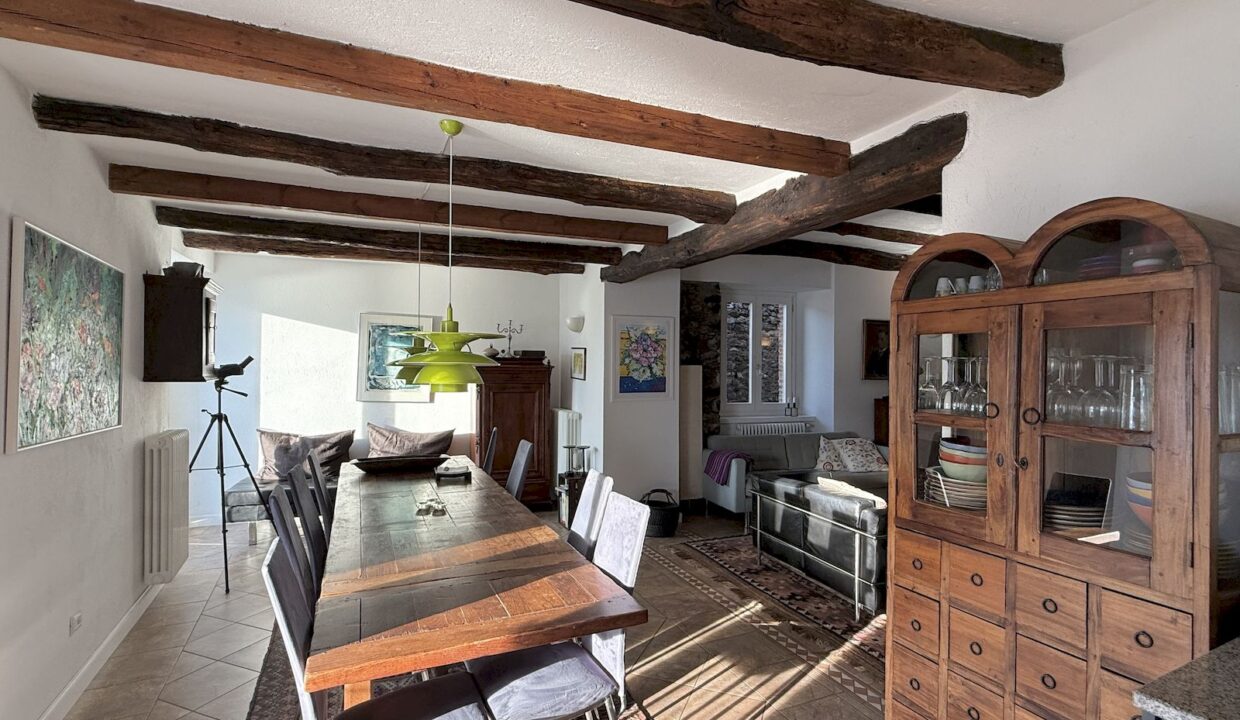 Cremia Casale Restaurato con Giardino e Vista Lago Como