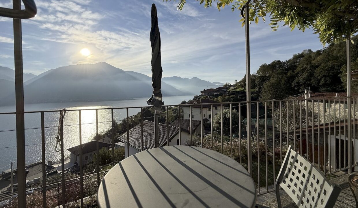 Cremia Casale Restaurato con Giardino e Vista Lago Como
