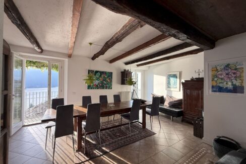 Cremia Casale Restaurato con Giardino e Vista Lago Como