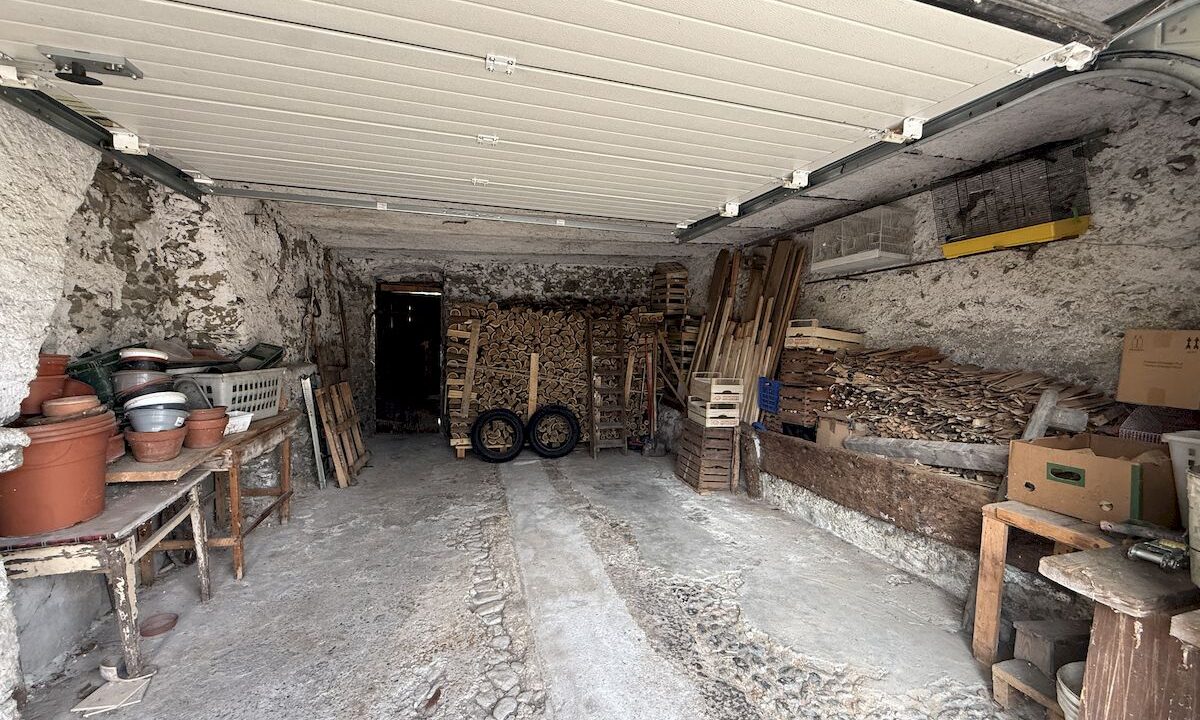 Appartamento Mantello con Giardino e Garage