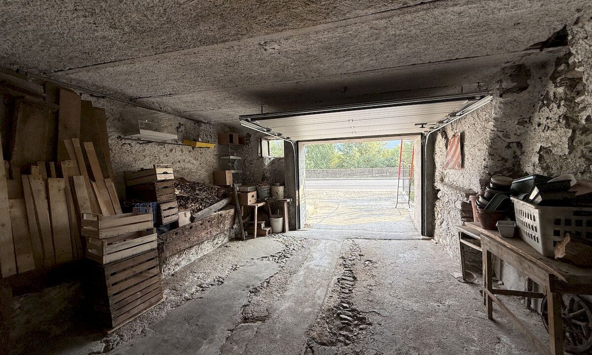 Appartamento Mantello con Giardino e Garage
