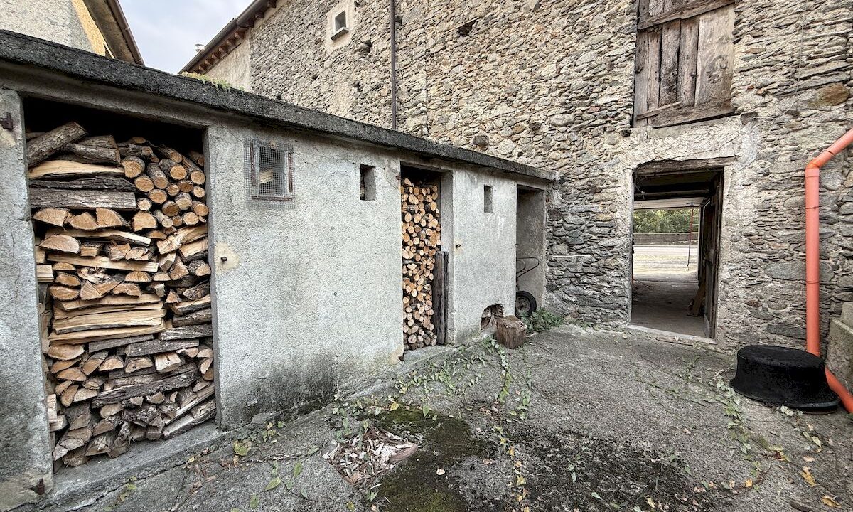 Appartamento Mantello con Giardino e Garage