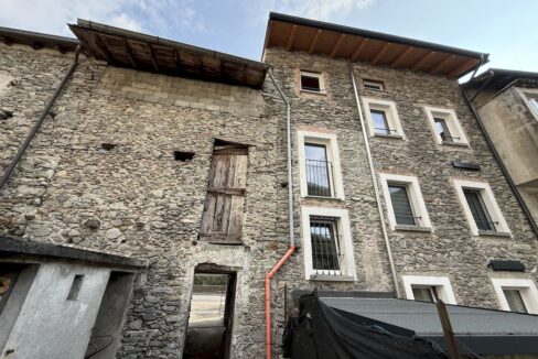 Appartamento Mantello con Giardino e Garage