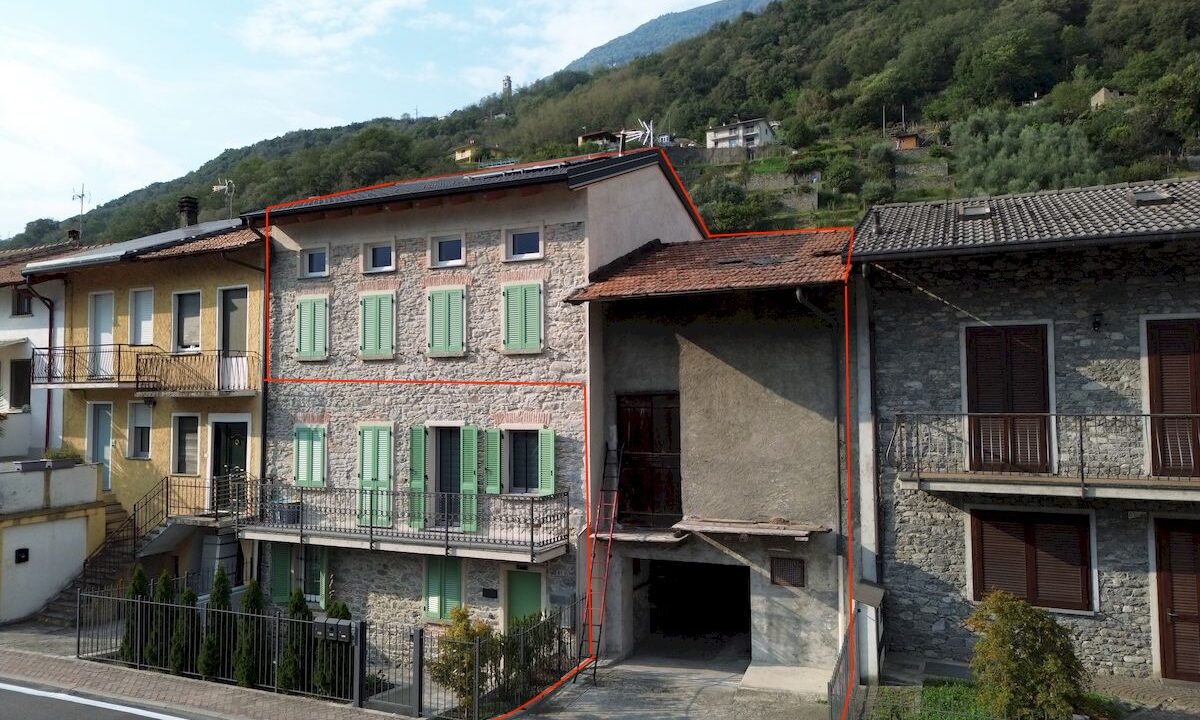 Appartamento Mantello con Giardino e Garage