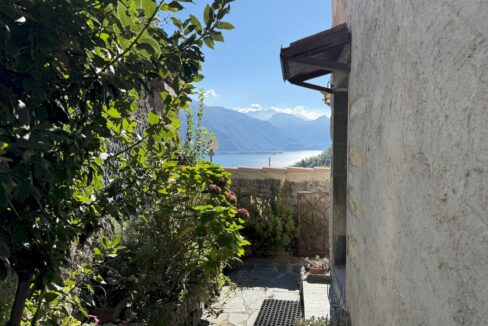 Musso Casa con Terrazzo Vista Lago
