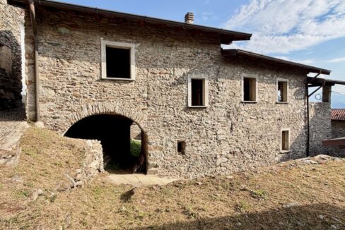 Gravedona ed Uniti Rustico Indipendente con Giardino