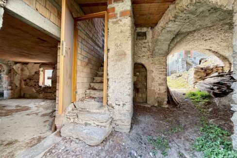 Gravedona ed Uniti Rustico Indipendente con Giardino