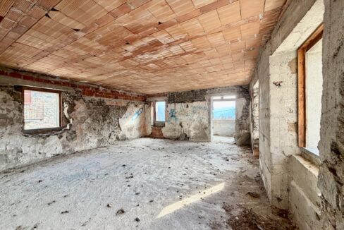 Gravedona ed Uniti Rustico Indipendente con Giardino