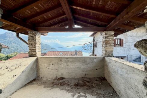Gravedona ed Uniti Rustico Indipendente con Giardino