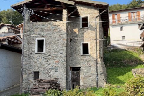 Gravedona ed Uniti Rustico Indipendente con Giardino