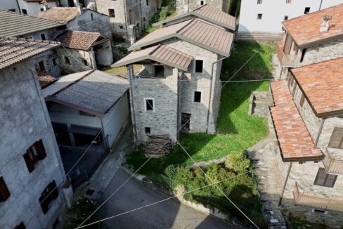 Gravedona ed Uniti Rustico Indipendente con Giardino