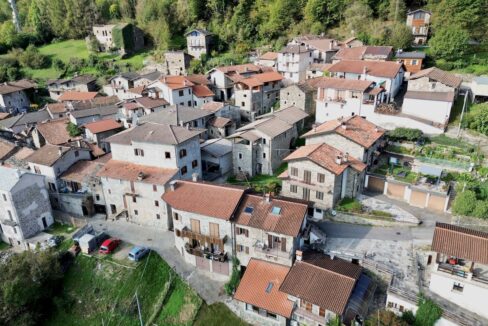 Gravedona ed Uniti Rustico Indipendente con Giardino