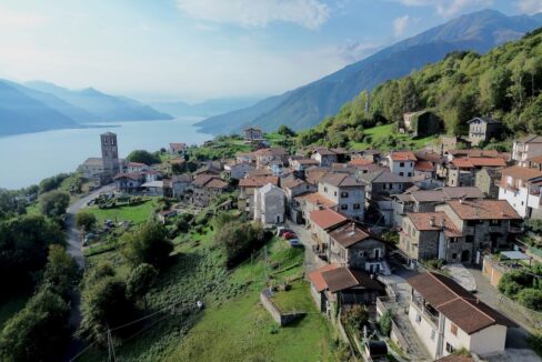 Gravedona ed Uniti Rustico Indipendente con Giardino