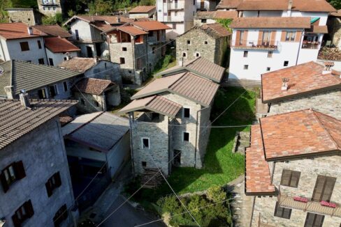 Gravedona ed Uniti Rustico Indipendente con Giardino