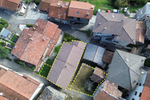 Gravedona ed Uniti Rustico Indipendente con Giardino
