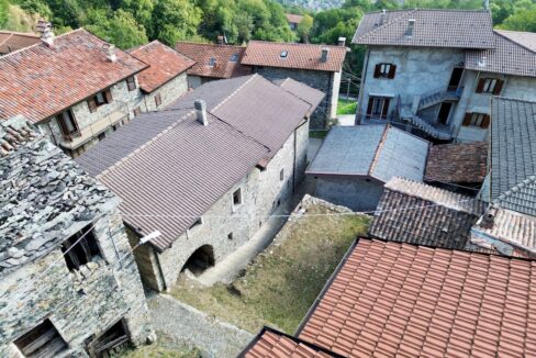 Gravedona ed Uniti Rustico Indipendente con Giardino