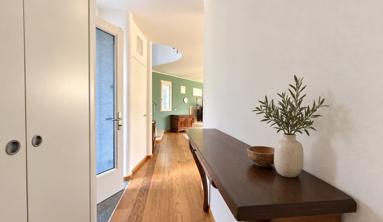 Lago Como Villa Moderna con Giardino - Dongo
