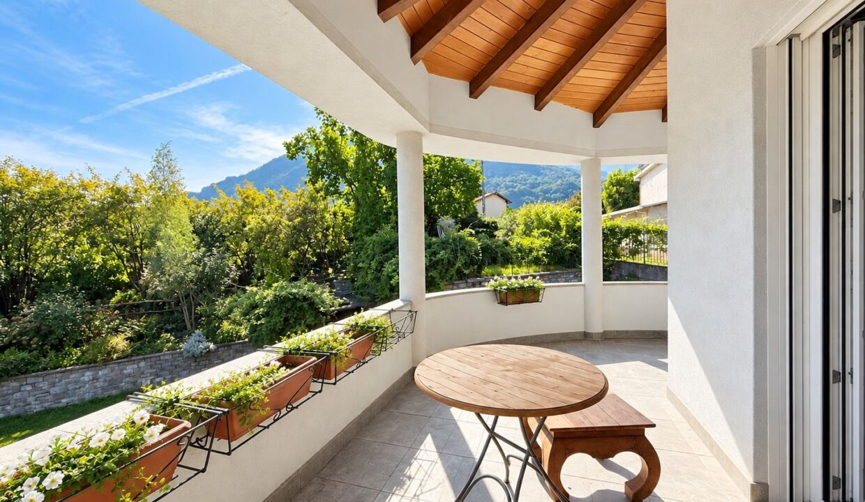 Lago Como Villa Moderna con Giardino - Dongo